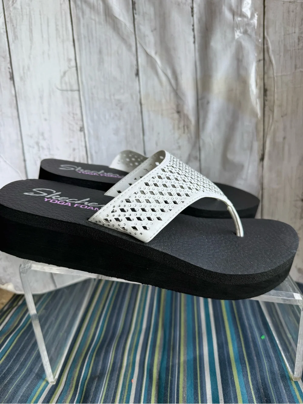 Skechers Yoga Foam Women's Flip-Flop Size 10